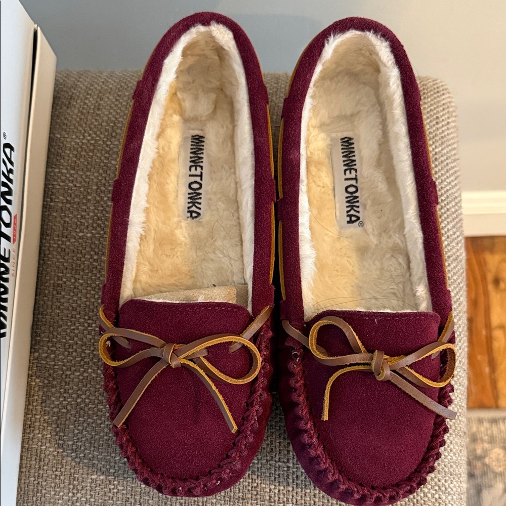 Minnetonka Women's Moccasins in Bordeaux with Brown Leather Accents - Picture 2 of 4
